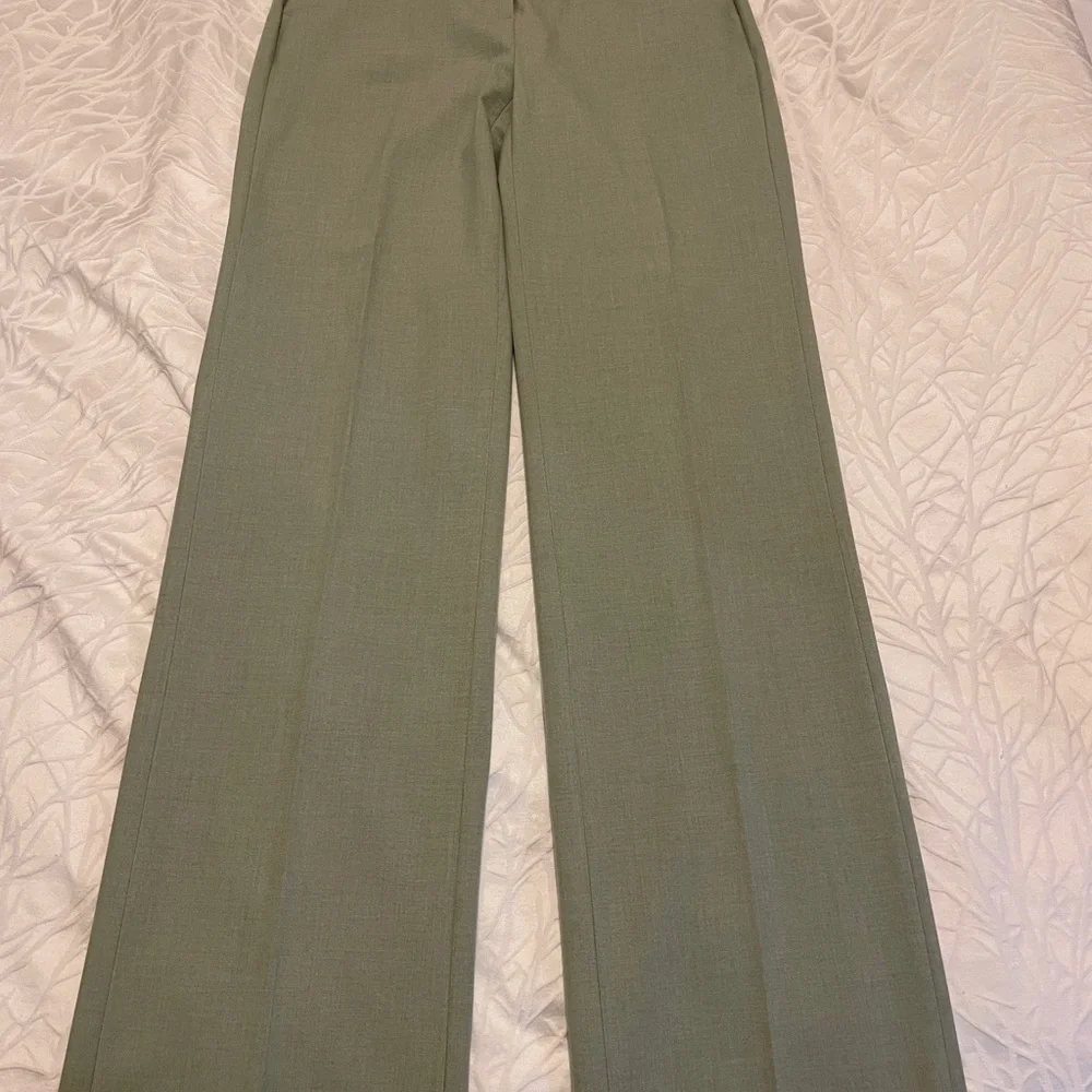RW&CO Sage Green Wide Leg Dress Pants – Elegant Workwear - Picture 2 of 5